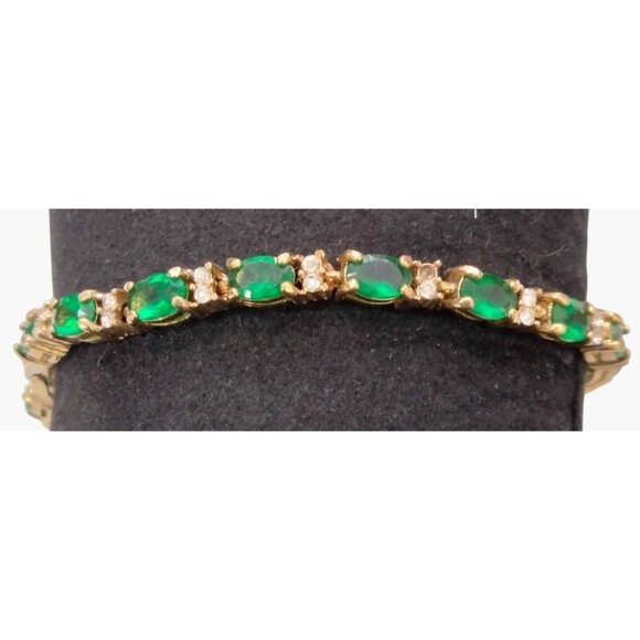 Avon Regency Style Bracelet Adjustable Gold Tone  Green Stones 6 to 7 Inch - Picture 1 of 9